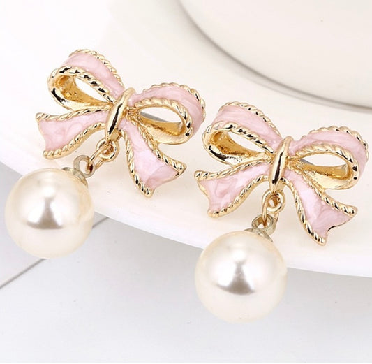 Betty bow earrings