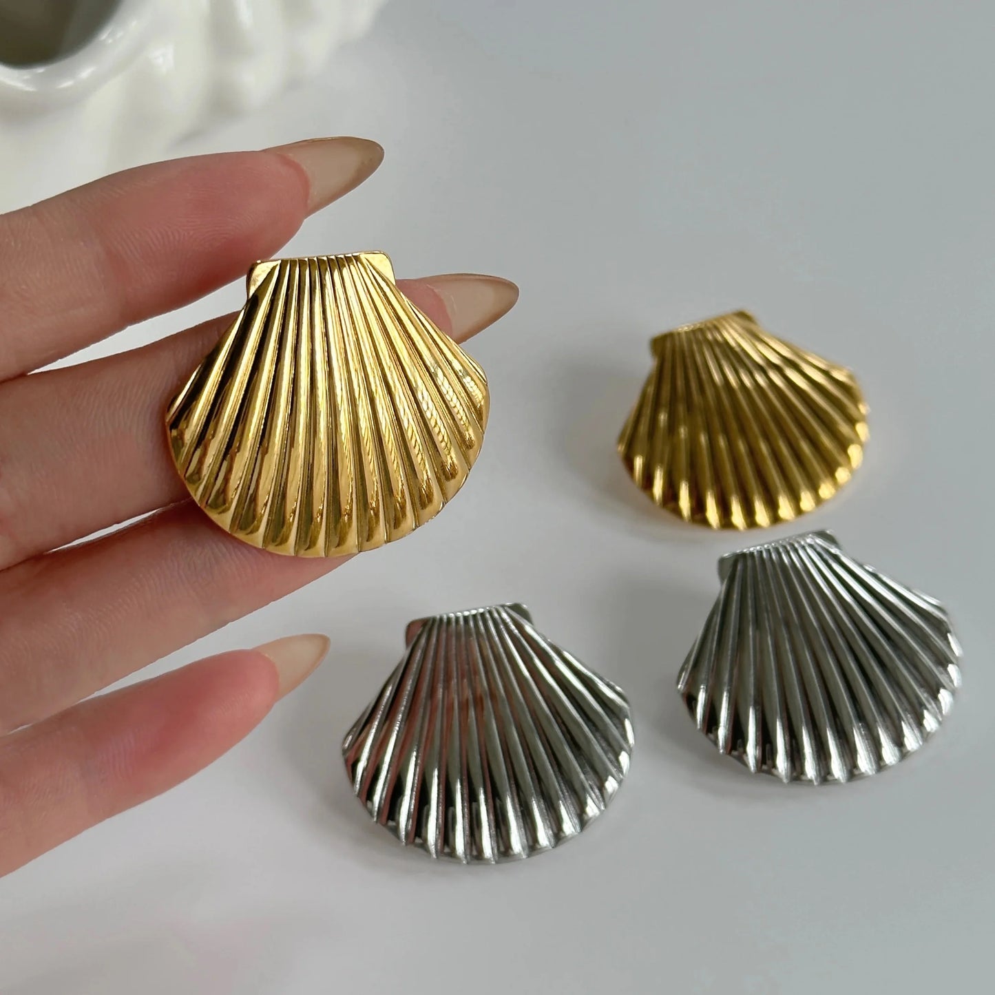 Clam shell earrings